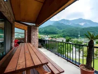 Jecheon Moonlight Scenery Hotels near Deogjusa