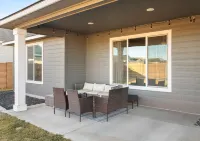 Homegrown Retreat - Spacious 3-bedroom family home - Fully Fenced in backyard