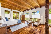 Tiki Home - Unique Custom Home Steps to the Beach and Town Hotels in Hanalei