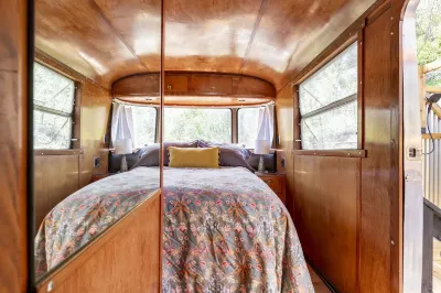 New! Stunning View/Romantic Airstream/ Sauna/ Fire Table