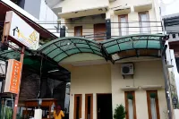 Khresna Guest House Malioboro Mitra RedDoorz Hotel a Gedong Tengen