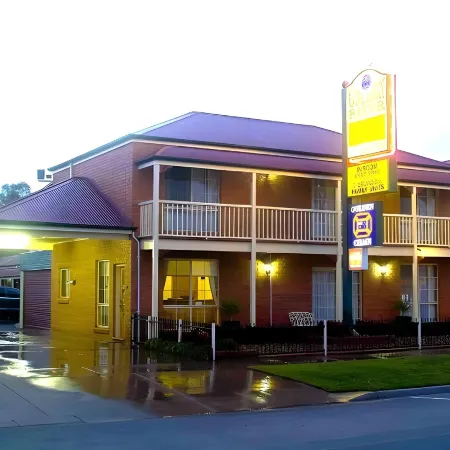 Golden River Motor Inn Отели в г. Моама