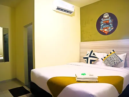 Zester Hotel Sidoarjo Отели в г. Sidoarjo