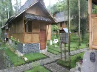 Villa Kampung Karuhun Sutan Raja - Villas