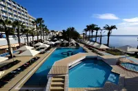 Qawra Palace Resort & Spa - Pools