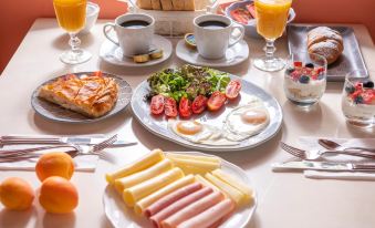 Ouzas Luxury Hotel