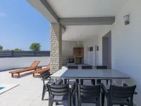 Kliska Hoteles en Peroj