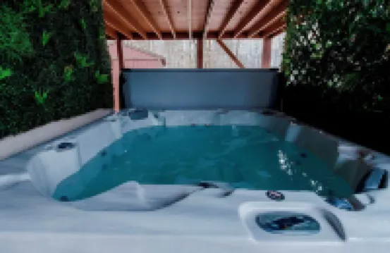 Wow!! Ultimate Pocono Retreat Hot Tub, Game Room, Fire Pit, Near Lakes & Hiking!