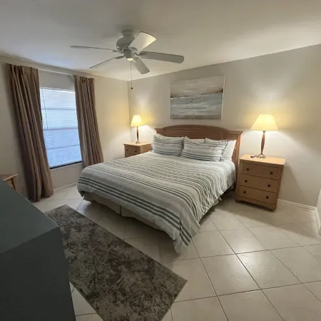 Location is everything! Clean and quaint condo in beautiful Park Shore Resort.