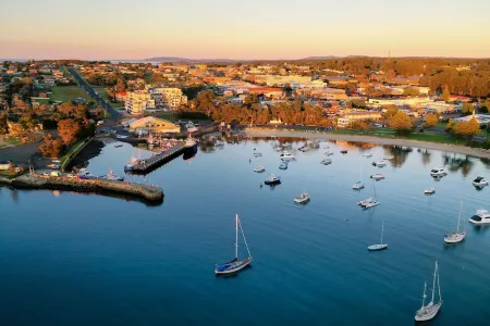 Coastal setting minutes from beach and shops