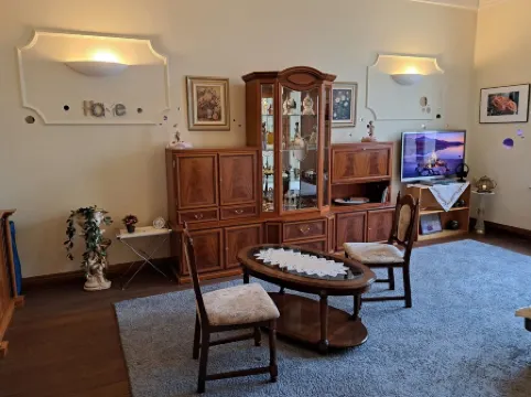 XXL vacation room with bathroom in an Art Nouveau villa for 1-4 people in the city center