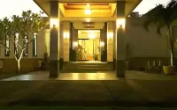Karang Sari Hotel Hotel dekat Vihara Nam Hai Kwan Se Im Pu Sa