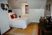 House on the Hill--The Perfect Master's Rental!