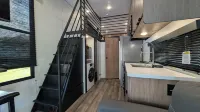 2 Bedroom FREE Boat ON CANAL fish out back and fire pit more FUR BABIES welcome - 2つ星
