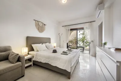 Be my Guest Flat with Pool Acess