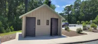 Lake Tillery Area, 4-bedroom house in charming Norwood with WiFi, Deck and AC