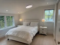 Pool/5 min walk to Beach/Restaurants/Museums- Village House w/backyard