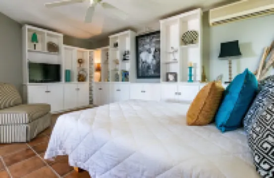 Luxury Five-Bedroom Oasis in Playa Flamingo with a Private Pool and Stylish Decor