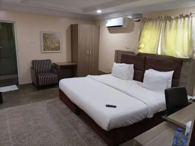 Prime Hotel and Suites Hotels near Irolu Remo