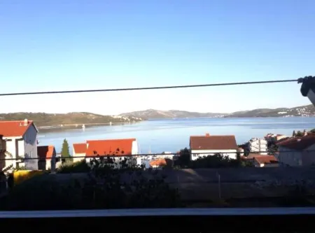 Seaside Okrug Gornji Apartment With Terrace and Patio Отели рядом с достопримечательностью «Church of St. Charles Borromeo»