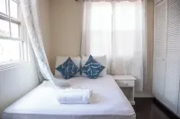 A Relaxing Retreat a Few Steps from the Sun-Soaked Dover Beach and the Vibrant S