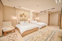Pyramids Height Hotel & Pyramids Master Scene Rooftop