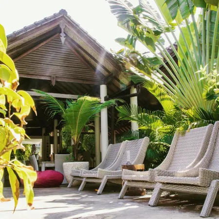 OK Divers Resort & Spa Отели рядом с достопримечательностью «Пляж Блю Лагун»