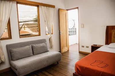Luz de Luna Hotel Barrio Escalante فنادق في San Pedro