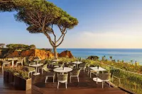 Pine Cliffs Village Hotels in Olhos de Agua
