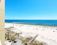 Luxe 4BR Beachfront Condo, Insane Gulf Views, Infinity Pool, Indoor Pool/Hot Tub
