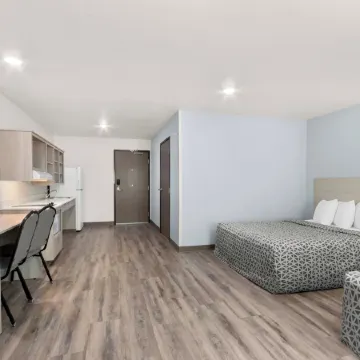 WoodSpring Suites Chandler Phoenix Medical Center