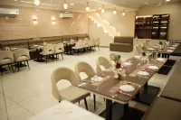 Hotel Vatika Palace Các khách sạn ở Itarsi