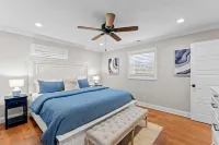 Waking Up Norman Lakefront Getaway, Fire Pit & Lake Views