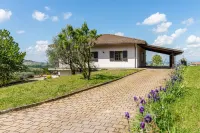 Panorama Villa Nestled Among the Vineyards Langhe Hotels in Neive