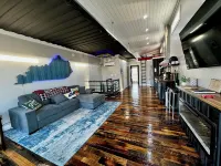 Lockridge Park Hotels in Danville