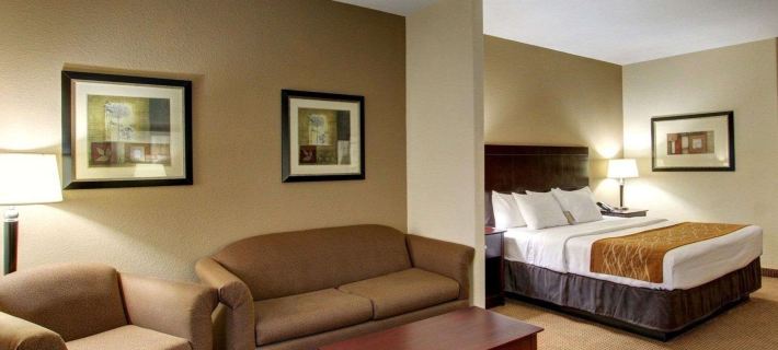 Comfort Inn & Suites Hotels in Johnson County