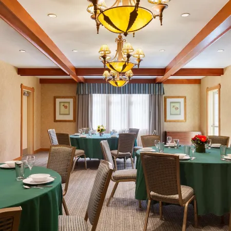Homewood Suites by Hilton San Francisco Airport-North Отели рядом с достопримечательностью «Станция регионального метро Сан-Франциско "Бальбоа Парк"»
