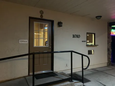 Regency Inn Lakeport Отели в г. Аппер Лейк