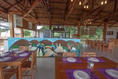 The Acacia Glamping Park Отели в г. Бачун