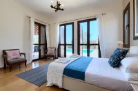 Beautiful Villa Dionysus with Private Pool in Peaceful Location - Aphrodite Hills โรงแรมใน