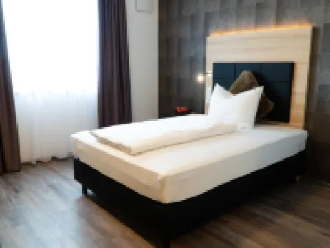 โรงแรมชลาฟพลัทซ์ โรงแรมในRodgau