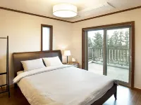 Jeju Eco Suites Отели рядом с достопримечательностью «Музей Понте»