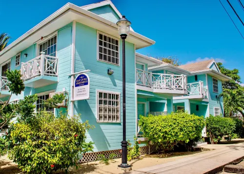Easy Living Apartments Hotels in Placencia