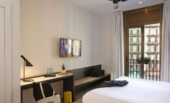 Chic & Basic Lemon Boutique Hotel