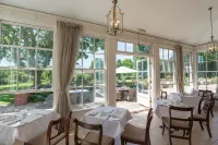 Bartley Lodge Hotel - ที่มีสระว่ายน้ำ