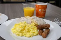 Quality Inn & Suites - breakfast