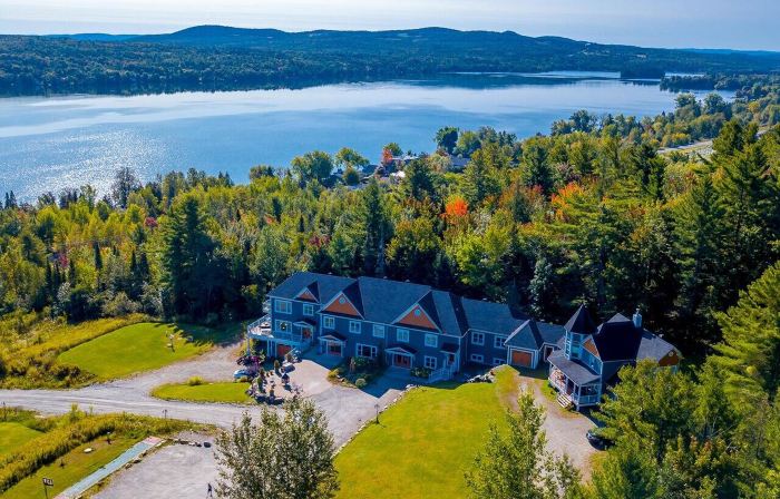 Au Sommet du Lac Magog