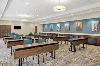 Hampton Inn  Suites by Hilton Cincinnati West
