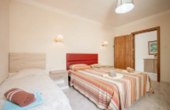 Merill Pool and Sea, Charming Apart 5