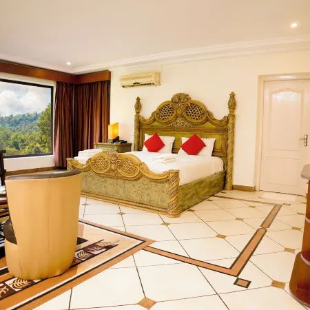 EMARALD RESORT
